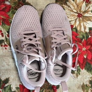 Nike Women's Light Pink Sneakers
